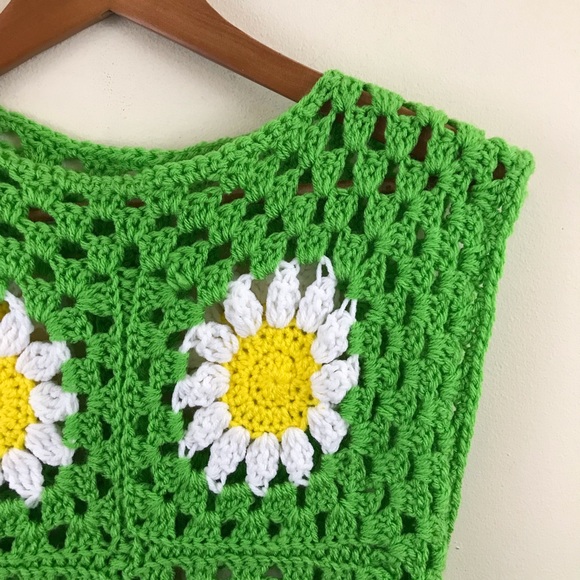 Vintage Crochet Granny Square Handknit Flower Cropped Sweater Vest Green S M - Picture 2 of 9